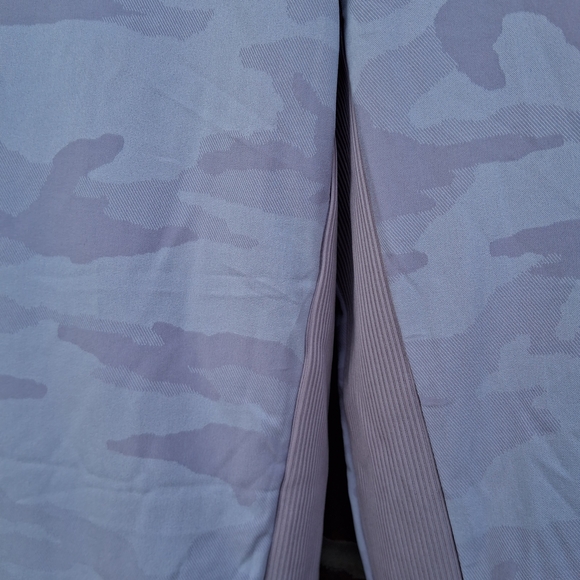 NWT ๐ Athleta Brooklyn Lined Camo Joggers Sz. 6 - Picture 6 of 15